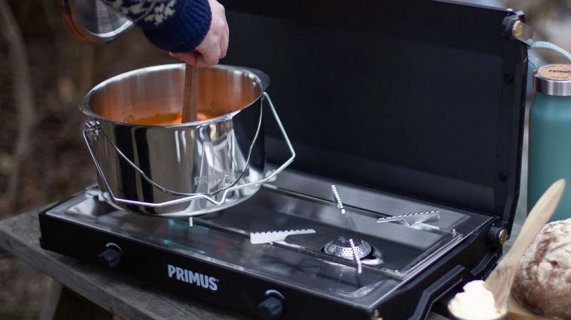 Cuisiner en van - Equipement et accessoires indispensables