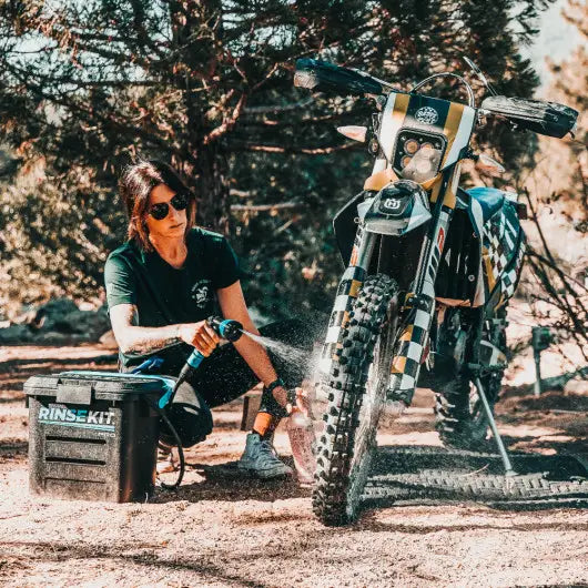 douche_autonome_portative_batterie_noir_Rinsekit_Pro_RINSEKIT_9