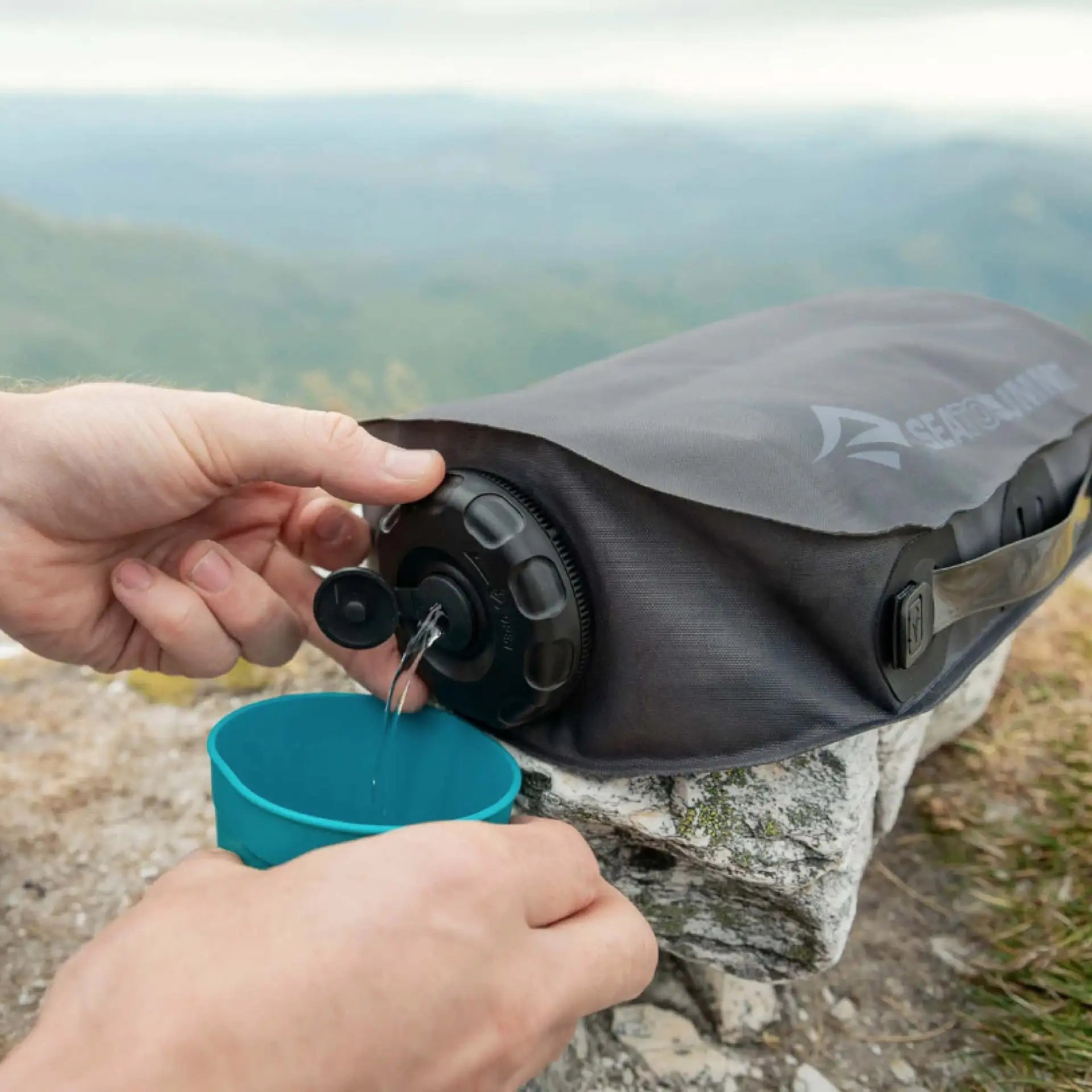 Reservoir d’eau souple et douche-Watercell X-noir-SEA TO SUMMIT_11