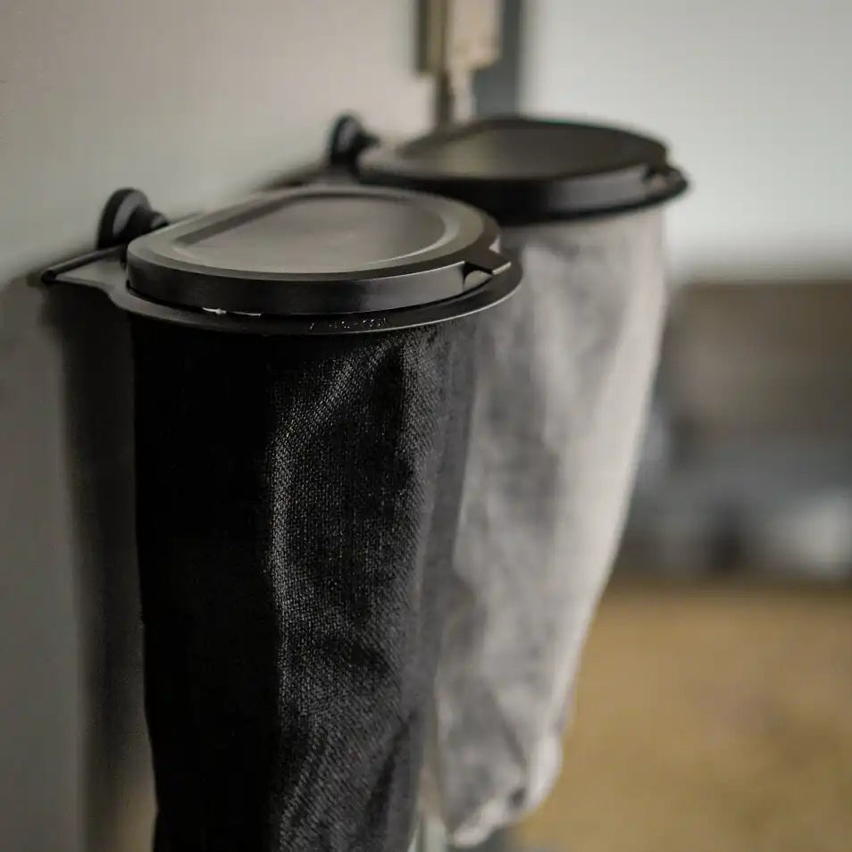 Support mural-2 vis-Poubelle-Noir-FLEXTRASH_6