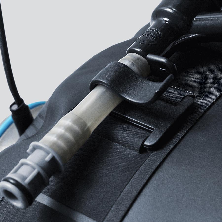 Réservoir d’eau pliable-Expedition-8L-noir et bleu-HYDROFLASK_9