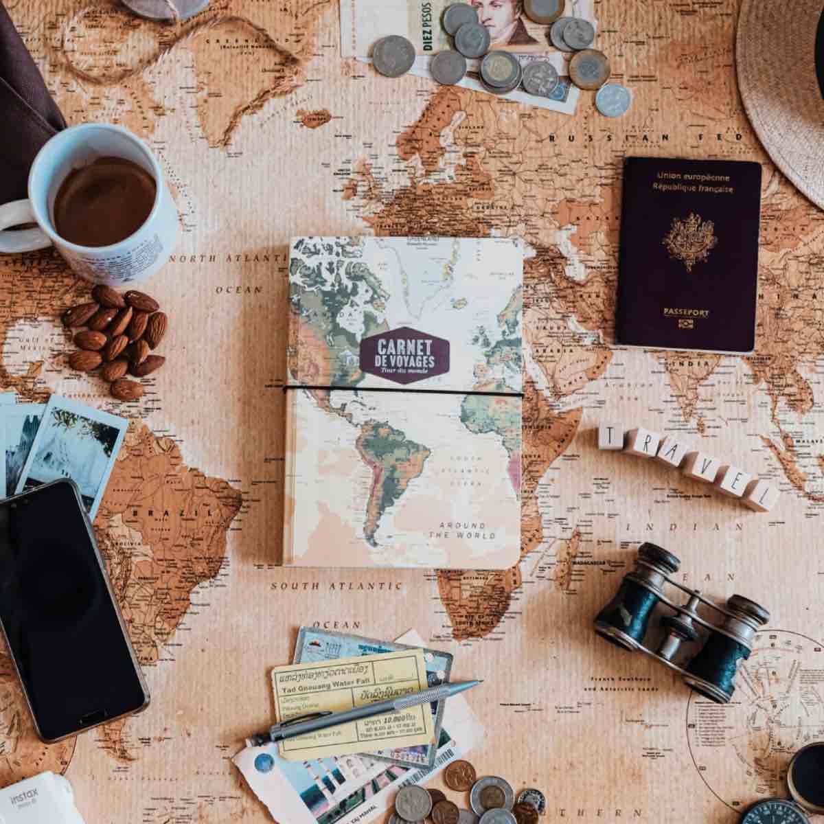 Travel diary “Around the world” / Aventura Editions