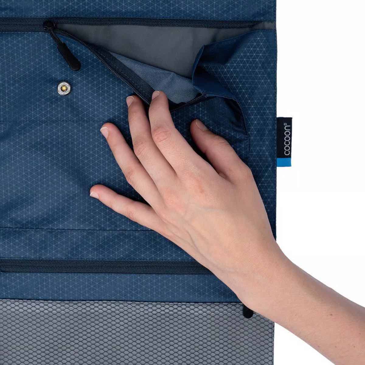 Cocoon_Trousse_de_toilette_suspendu_11