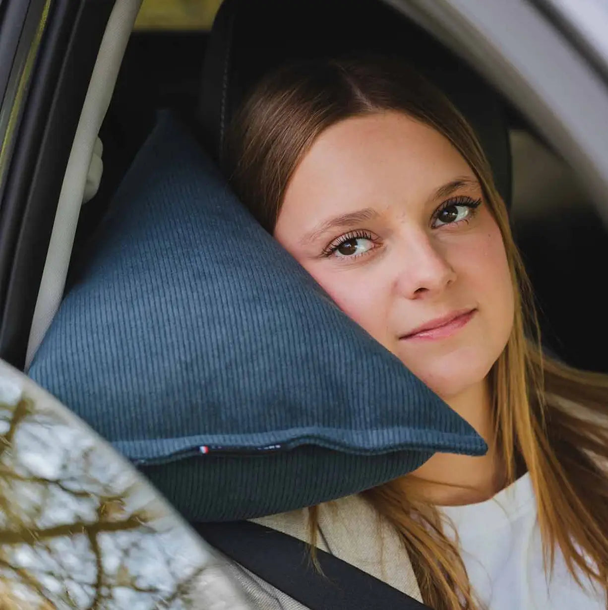 Petits Cadors - Coussin de voiture Isidor - Londres Velours