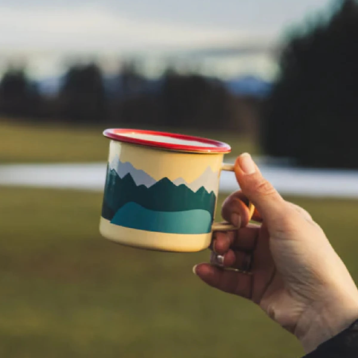 Casambu_Roadtyping_Tasse emaillee_Montagne