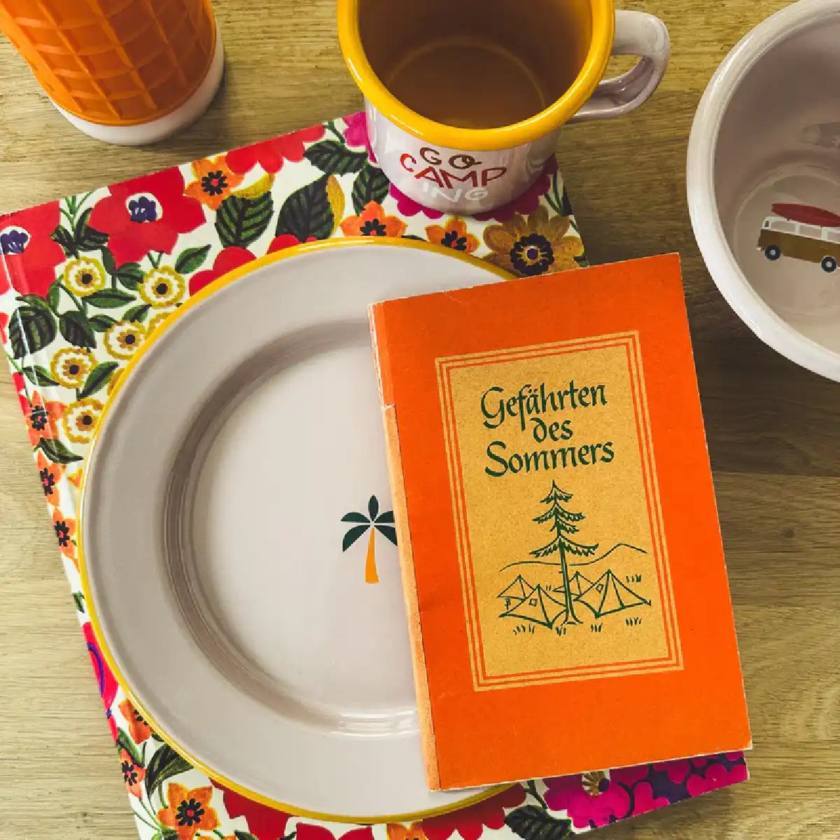 Casambu_Roadtyping_Vaisselle emaillee_Assiette email dessert