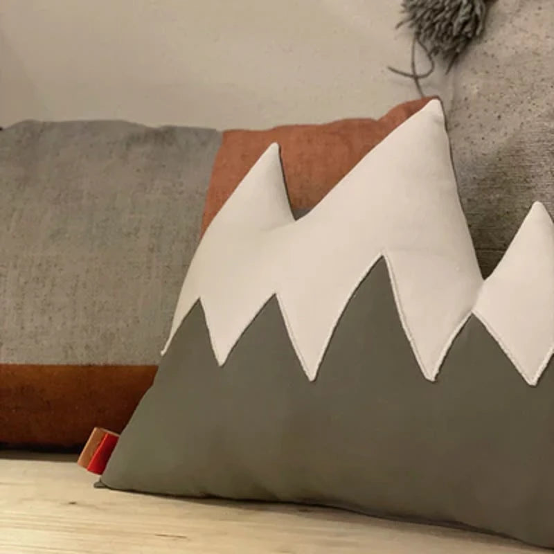 Coussin_Montagnes_Gris_Blanc_ROADTYPING_2