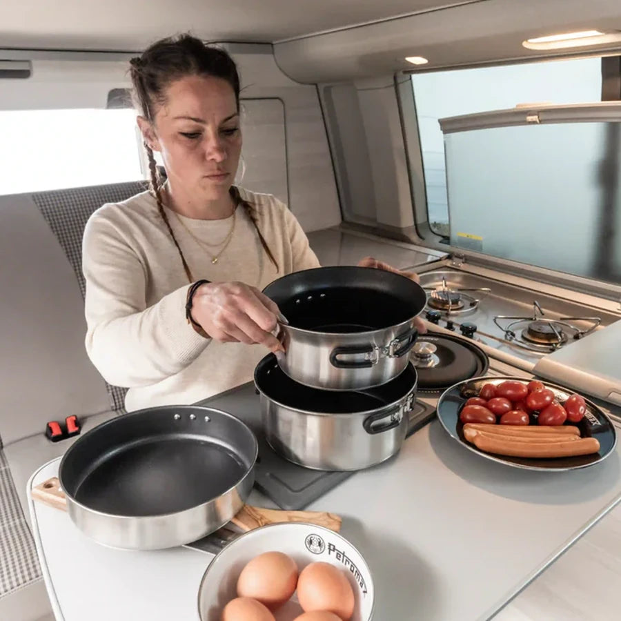 batterie_de_cuisine_de_camping_inox_Dimego_PETROMAX_2