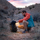 Lampe solaire gonflable avec station de recharge USB-Luci Base Light-blanc et gris-MPOWERD_4